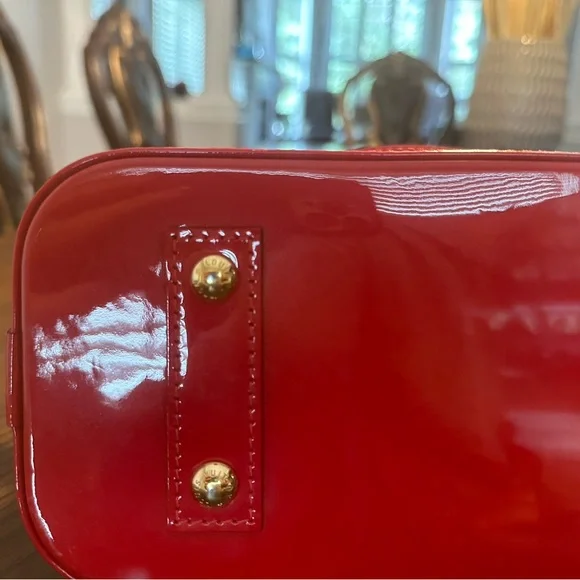 Louis Vuitton Red Vernis Crossbody Bag with Monogram - Picture 8 of 14